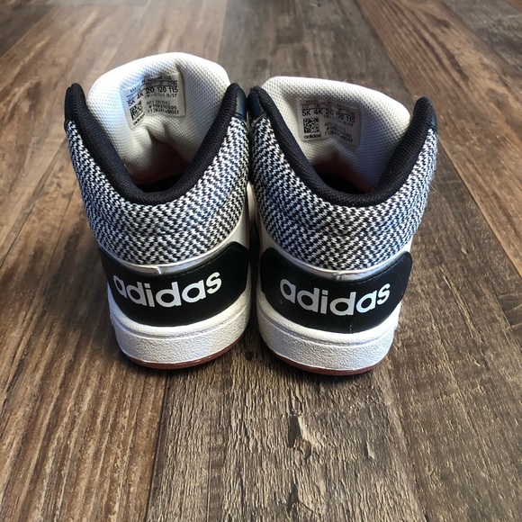 adidas - Like New Girls Adidas - Picture 4 of 6